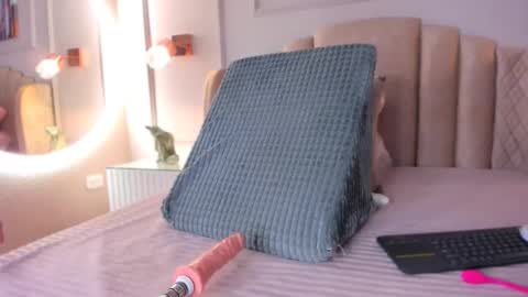 Aria  online show from 02/09/25, 06:33