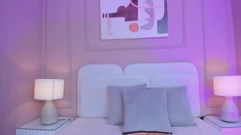 Aria  online show from 09/17/25, 02:57