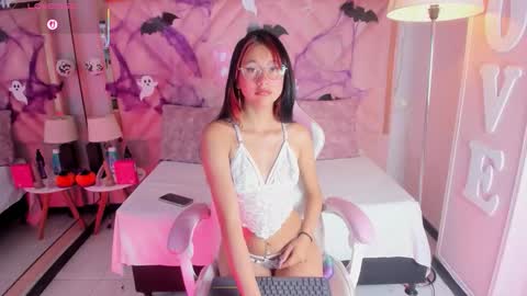 Aria Jones online show from 10/27/25, 01:04