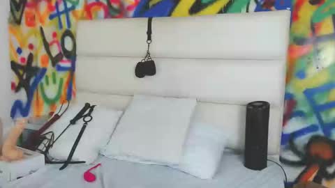 Snapshot of aria_martiin chatting on 12/13/24, 05:32 aria online show from 12/13/24, 05:32