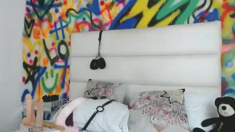 Snapshot of aria_martiin chatting on 12/26/24, 04:25 aria online show from 12/26/24, 04:25