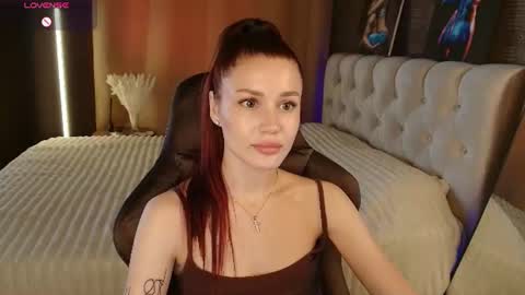 aria_mila online show from 07/06/26, 07:49