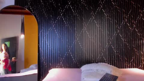 Aria Millers  online show from 10/30/25, 10:49