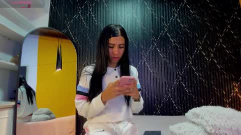 Aria Millers  online show from 11/27/25, 11:45