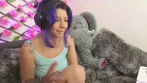 Snapshot of aria_silk chatting on 07/14/26, 06:24 aria_silk online show from 07/14/26, 06:24