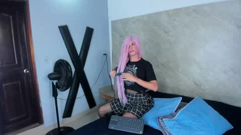 Snapshot of aria_skyee chatting on 04/24/26, 01:02 aria_skyee online show from 04/24/26, 01:02
