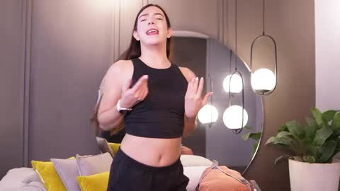 Ariaa online show from 04/15/26, 06:48