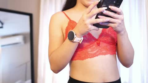 Ariaa online show from 04/30/26, 06:47