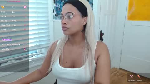 Snapshot of ariaatelier chatting on 02/04/26, 07:31 Aria Atelier online show from 02/04/26, 07:31