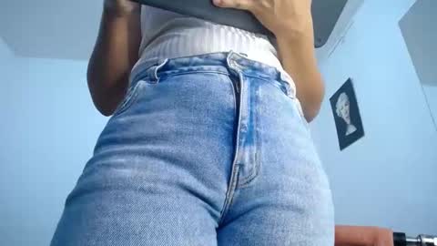 ariacoral online show from 09/14/25, 12:15