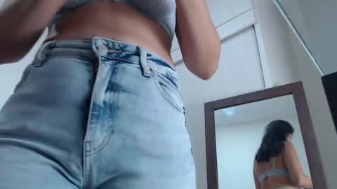 ariacoral online show from 11/11/25, 01:22