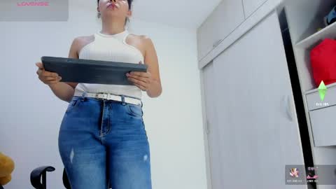 Snapshot of ariacoral chatting on 05/26/26, 01:29 ariacoral online show from 05/26/26, 01:29
