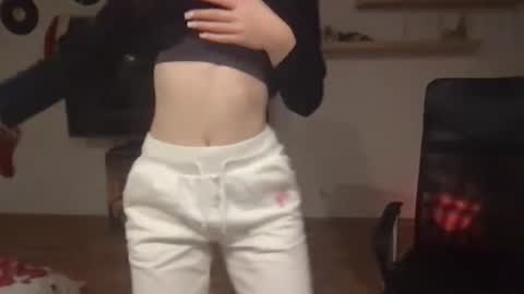 Snapshot of ariacreazy chatting on 12/28/24, 12:15 AriaCreazy online show from 12/28/24, 12:15