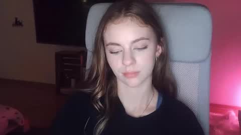 AriaCreazy online show from 11/08/25, 09:24