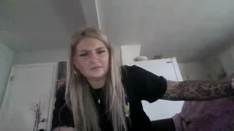 Snapshot of ariadams chatting on 02/18/25, 07:09 ari adams online show from 02/18/25, 07:09