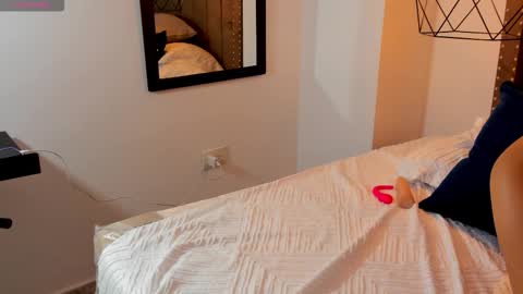 ariadelune7 online show from 01/07/26, 09:39