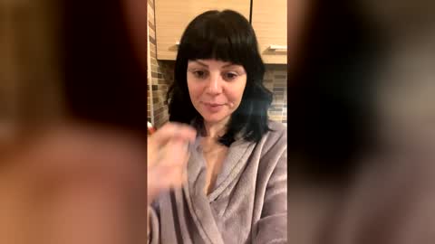 Adriana online show from 12/13/25, 08:04
