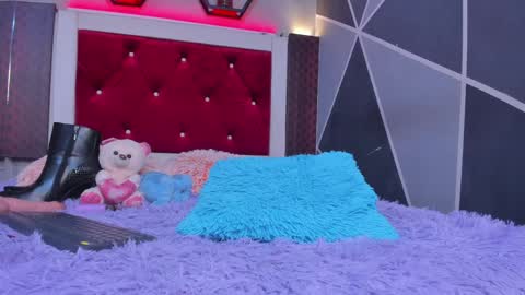 Angel online show from 12/17/24, 08:34