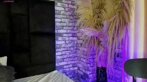 -  -. .- Ariadna -. .-  - online show from 01/08/26, 01:02