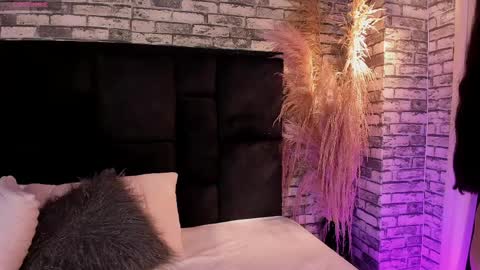 -  -. .- Ariadna -. .-  - online show from 03/30/26, 01:01