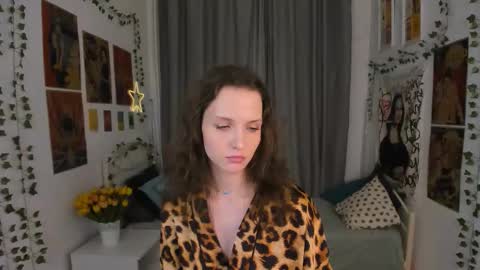 Ariadna online show from 12/17/25, 12:11