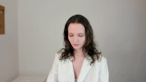 Snapshot of ariadna_s chatting on 04/27/26, 12:19 Ariadna online show from 04/27/26, 12:19