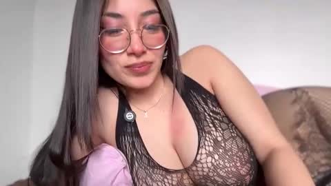 ARIADNA  IM NEW HERE THANK YOU VERY MUCH FOR FOLLOWING ME online show from 02/04/26, 01:50