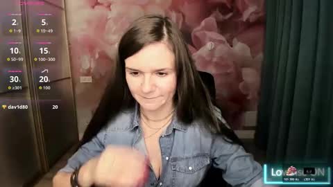 AriaGray online show from 10/30/25, 03:24