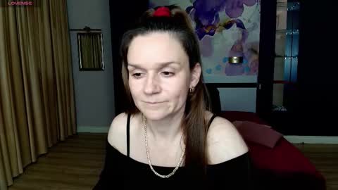 Snapshot of ariagrays chatting on 02/05/26, 06:34 AriaGray online show from 02/05/26, 06:34