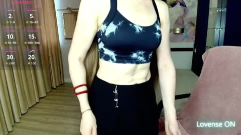 AriaGray online show from 04/01/26, 12:17