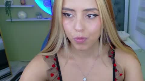 ariah_cute online show from 06/17/26, 07:59