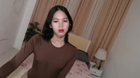 Christine  JorgensenChristmas wish breasts implants  online show from 12/24/24, 06:11