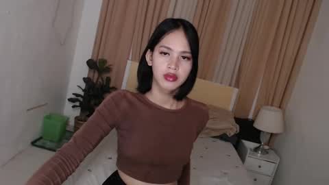 Christine  JorgensenChristmas wish breasts implants  online show from 03/11/25, 07:15