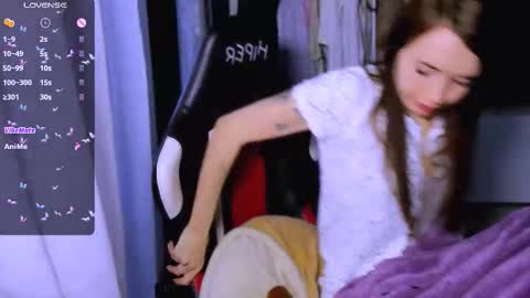 Ari online show from 10/03/25, 04:42