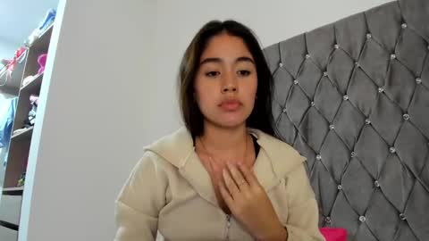 Aria Montgomery online show from 01/04/25, 09:32