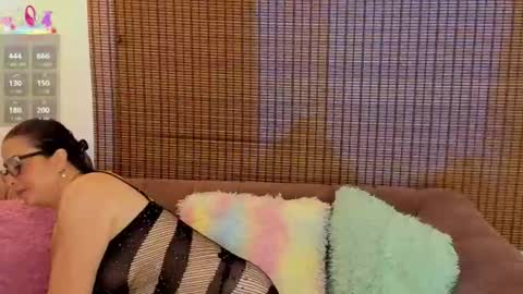 Snapshot of ariana_cross_ chatting on 05/16/26, 12:37 Ariana Cruz online show from 05/16/26, 12:37
