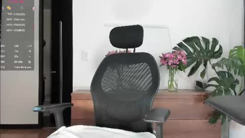 Snapshot of ariana_fitl chatting on 06/15/26, 06:10 DaniAri - dimension X at night NY time online show from 06/15/26, 06:10
