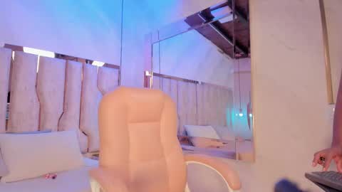 Snapshot of ariana_grande233 chatting on 02/18/26, 11:50 ariana_grande233 online show from 02/18/26, 11:50