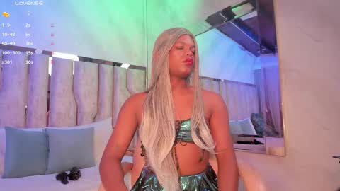 ariana_grande233 online show from 03/24/26, 11:37