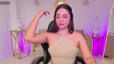 Snapshot of ariana_monroe01 chatting on 05/22/26, 04:12 Ariana online show from 05/22/26, 04:12
