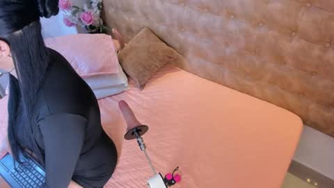 Snapshot of ariana_morelly chatting on 04/15/26, 11:39 ARIANA MORELLY online show from 04/15/26, 11:39