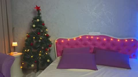 Ariana online show from 12/25/24, 12:16