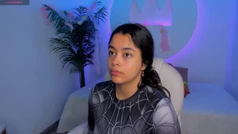 Snapshot of ariana_pierce chatting on 11/01/25, 12:18 Ariana online show from 11/01/25, 12:18