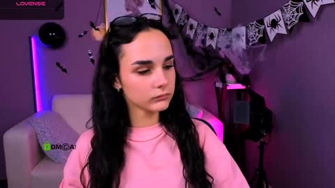 ariana_ross7 online show from 10/25/25, 07:08