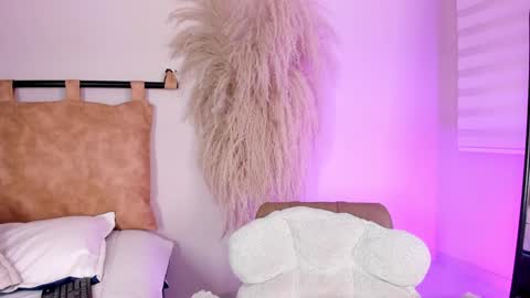 Snapshot of ariana_rosse__ chatting on 01/11/25, 12:40 Ariana  online show from 01/11/25, 12:40