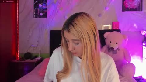 Snapshot of ariana_rosse__ chatting on 09/29/25, 11:04 Ariana  online show from 09/29/25, 11:04