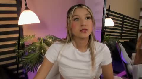 Ariana  online show from 06/22/26, 01:52