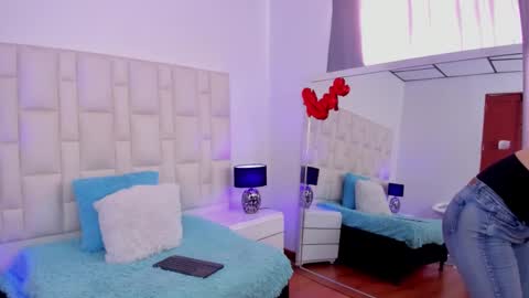  ariana  online show from 02/22/25, 06:08