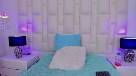  ariana  online show from 03/04/25, 07:22