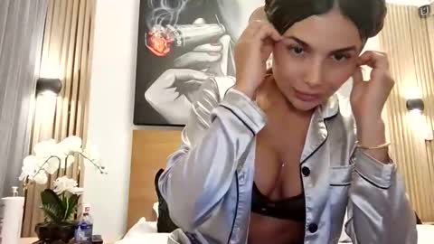 cristina online show from 04/30/26, 11:42